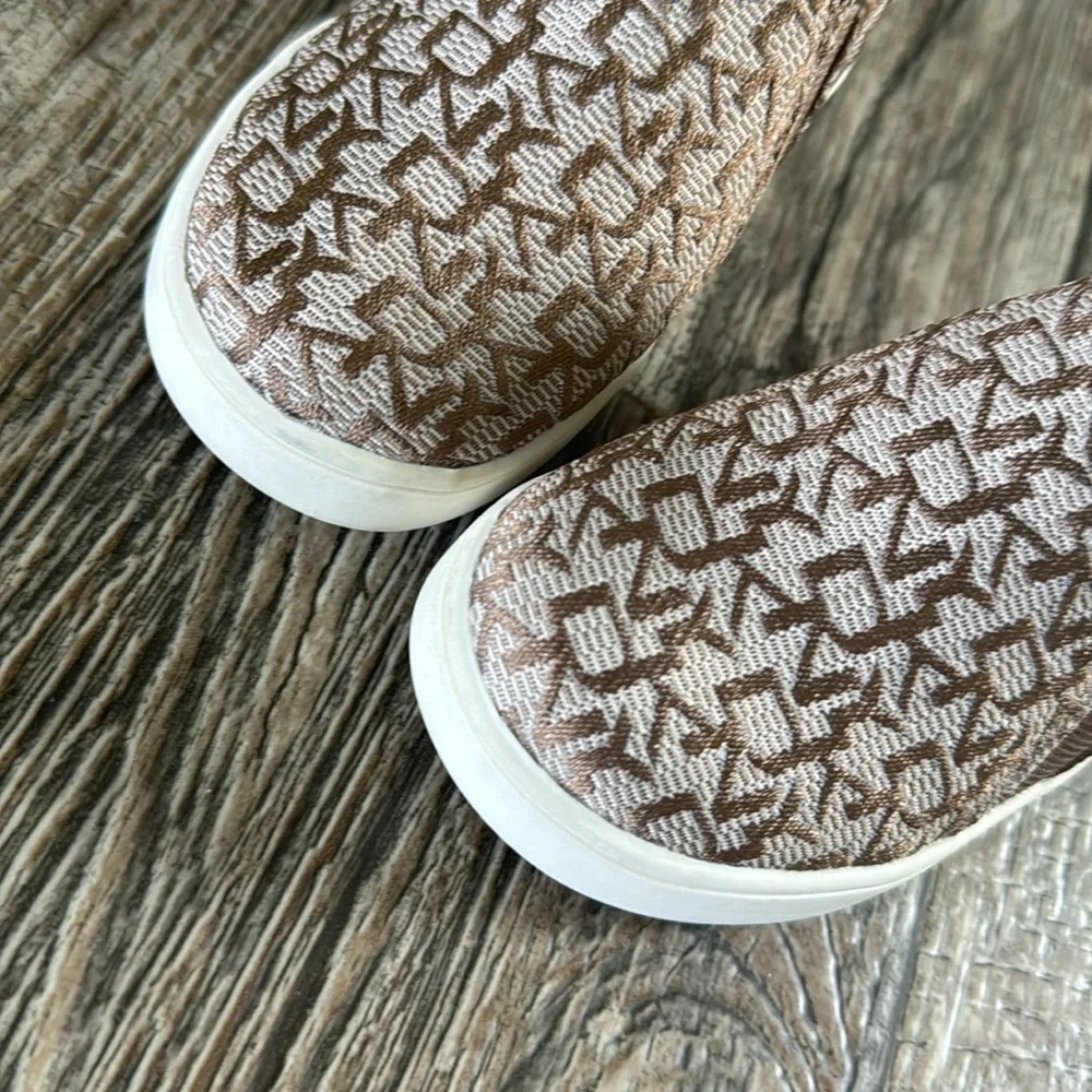DKNY Toddler Girls Cam Gore Canvas Sneakers, Size 7/6